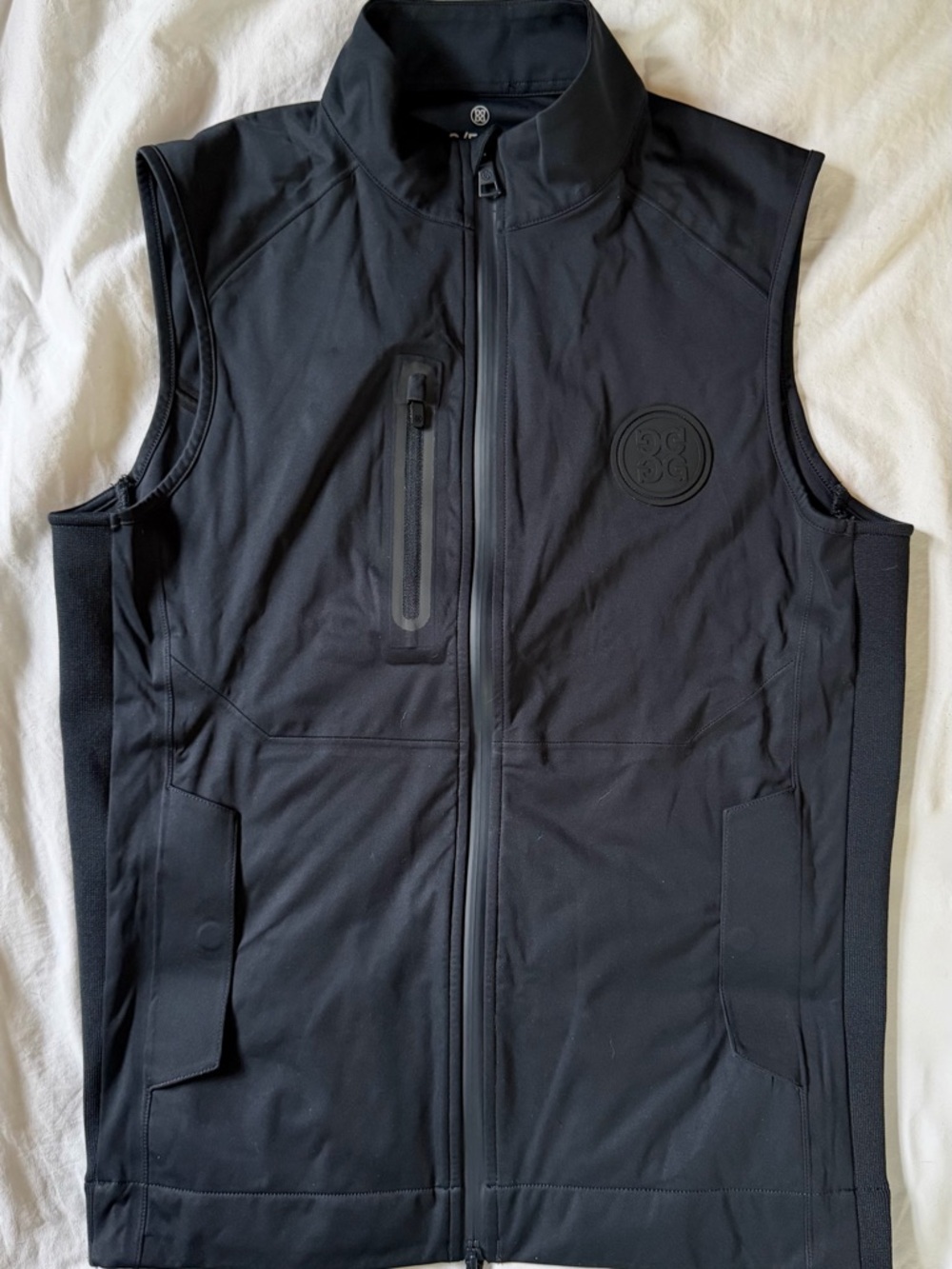 G/FORE Golf Weather Resistant Repeller Onyx Men's Zip-Up Vest